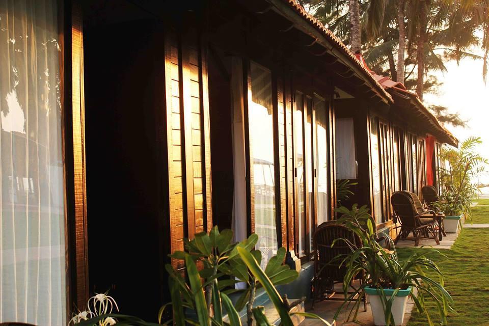Rock Bite Hotel Morjim Exterior photo