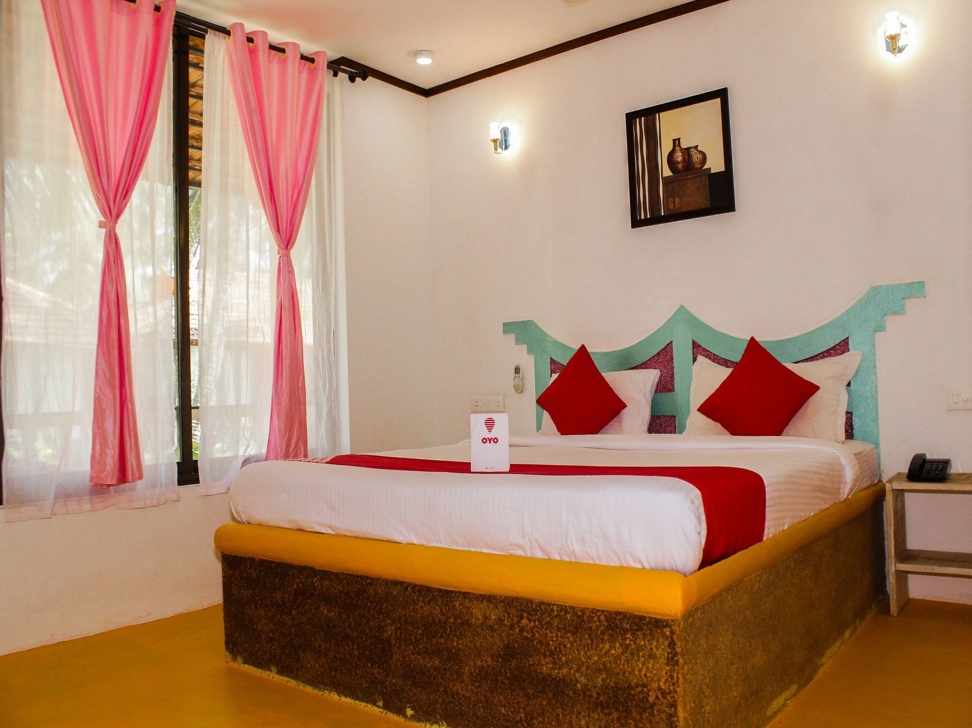 Rock Bite Hotel Morjim Exterior photo